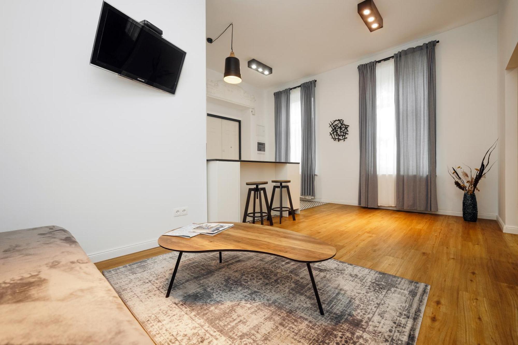 Well Located Cozy Place Liov Exterior foto